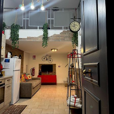 Апартаменты Frizzi & Lazzi House Неаполь Экстерьер фото