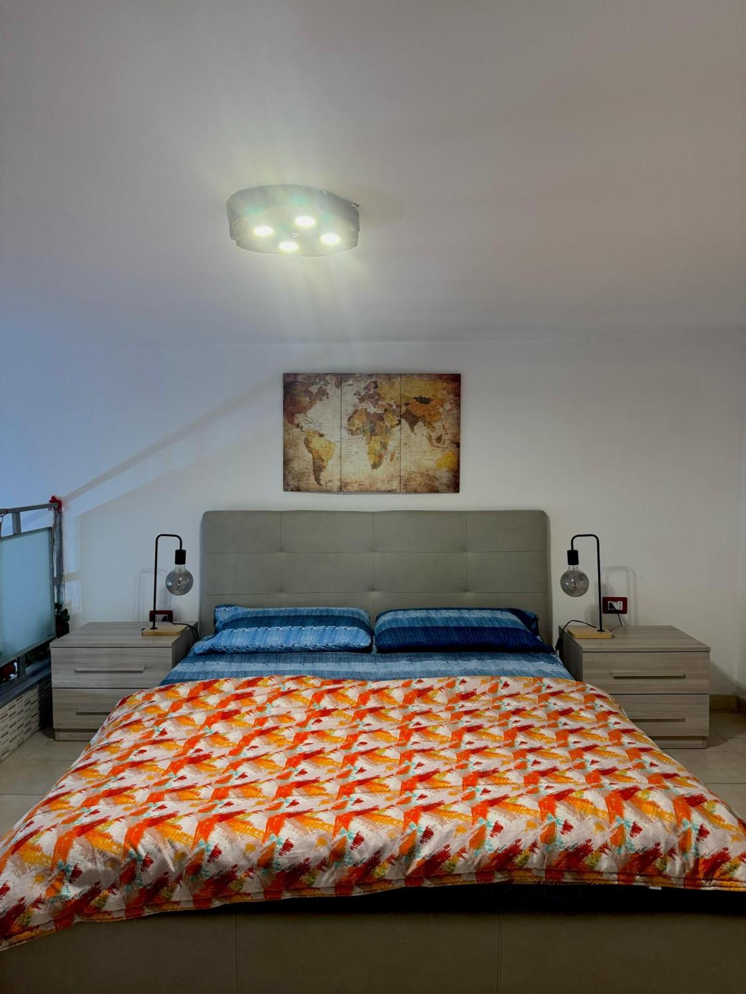 Апартаменты Frizzi & Lazzi House Неаполь Экстерьер фото